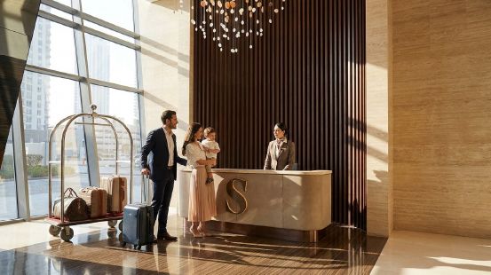 Hotel Level Concierge Service in Dubai Holiday Homes: What Guests Can Expect