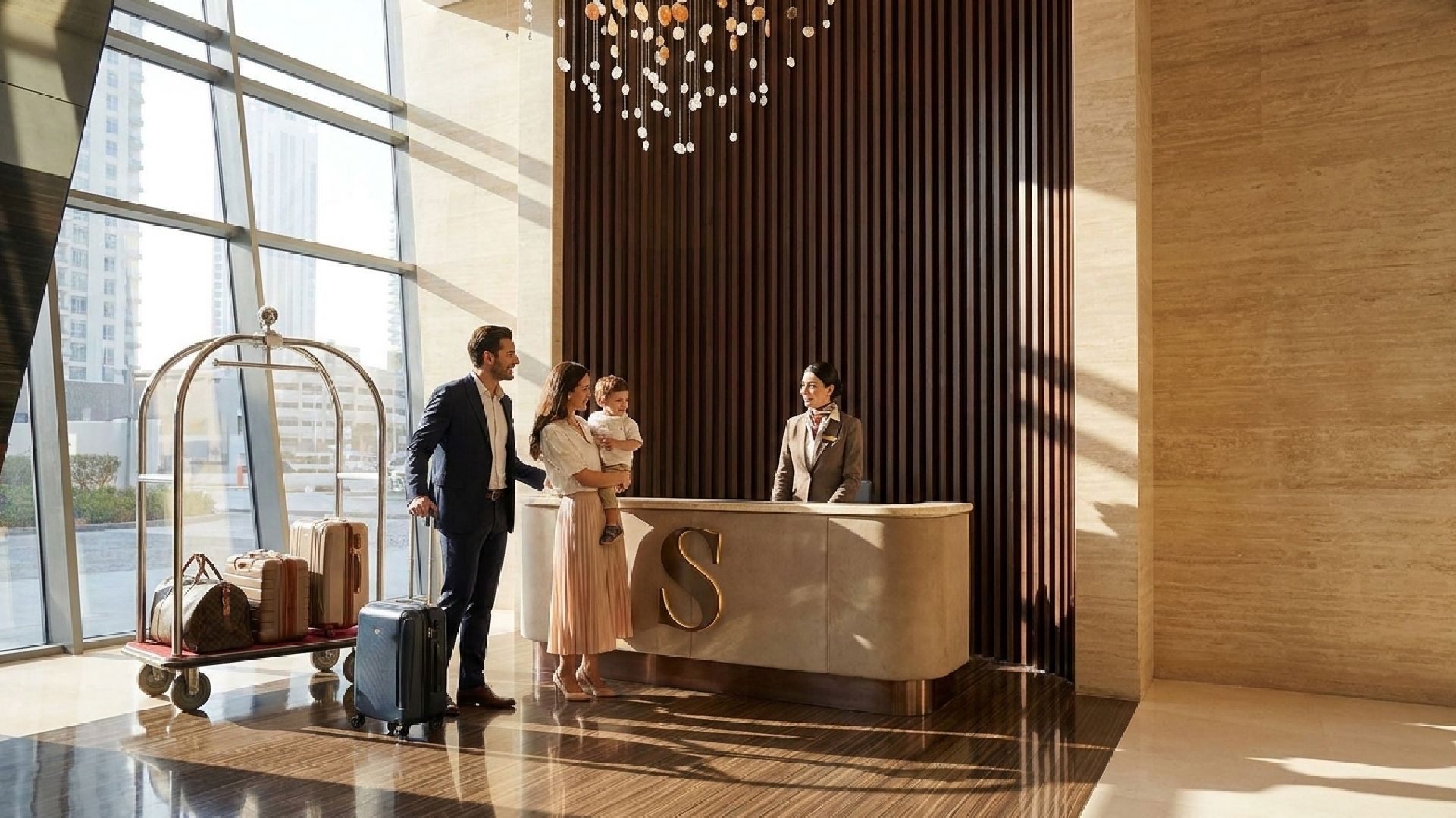 Hotel Level Concierge Service in Dubai Holiday Homes: What Guests Can Expect